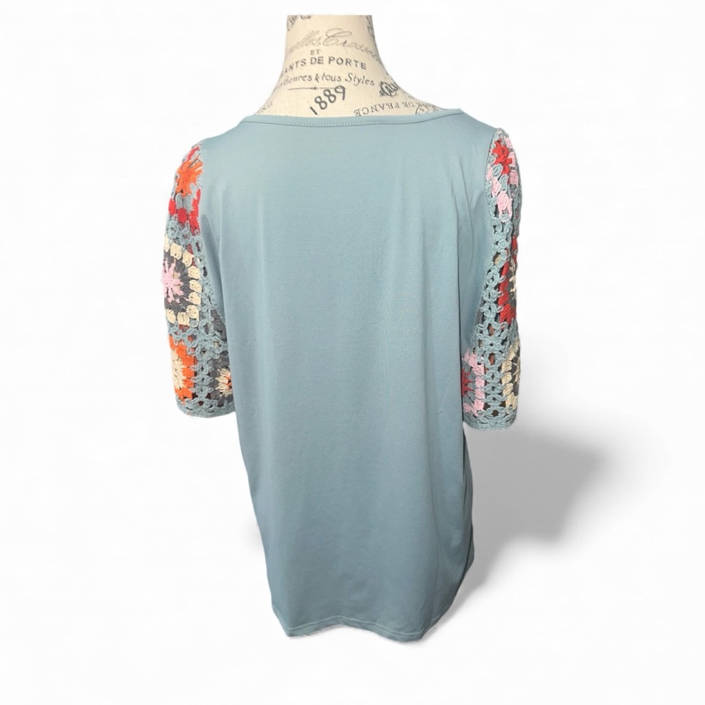 Amazon Women's Blue Blouse with Crochet Sleeves ptp 21-22 - Picture 4 of 4